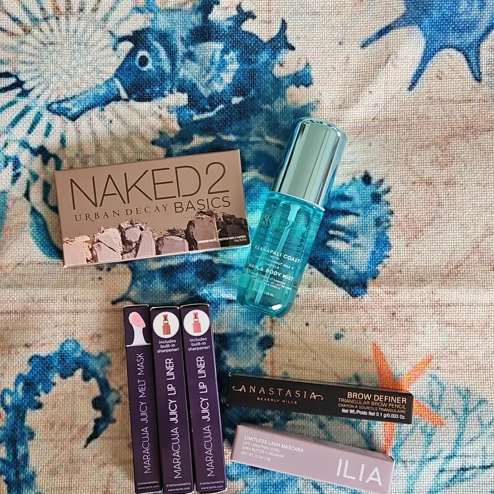 Makeup Bundle - Picture 3 of 16